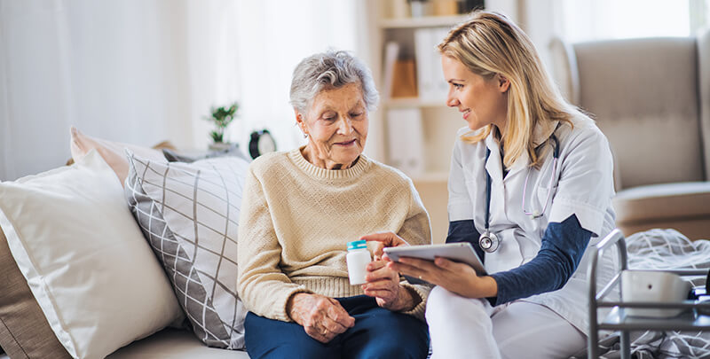 The Benefits of Hiring a Home Health Care Agency for Your Loved One